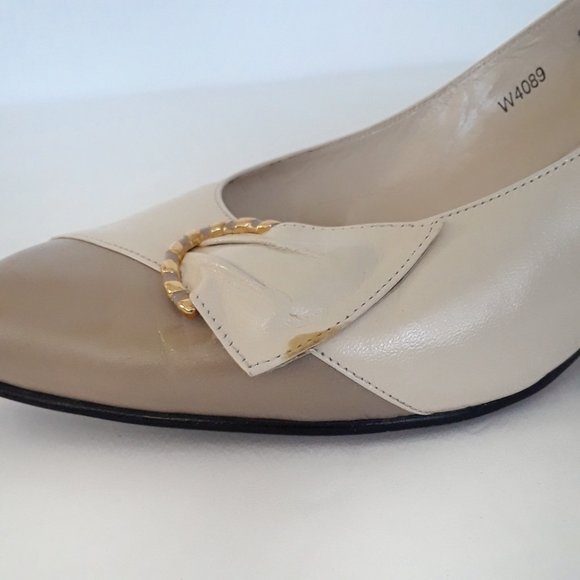 Vintage 60s/70s Ivory Fine Leather Short Heel Pumps Size 8.5 - Picture 16 of 16